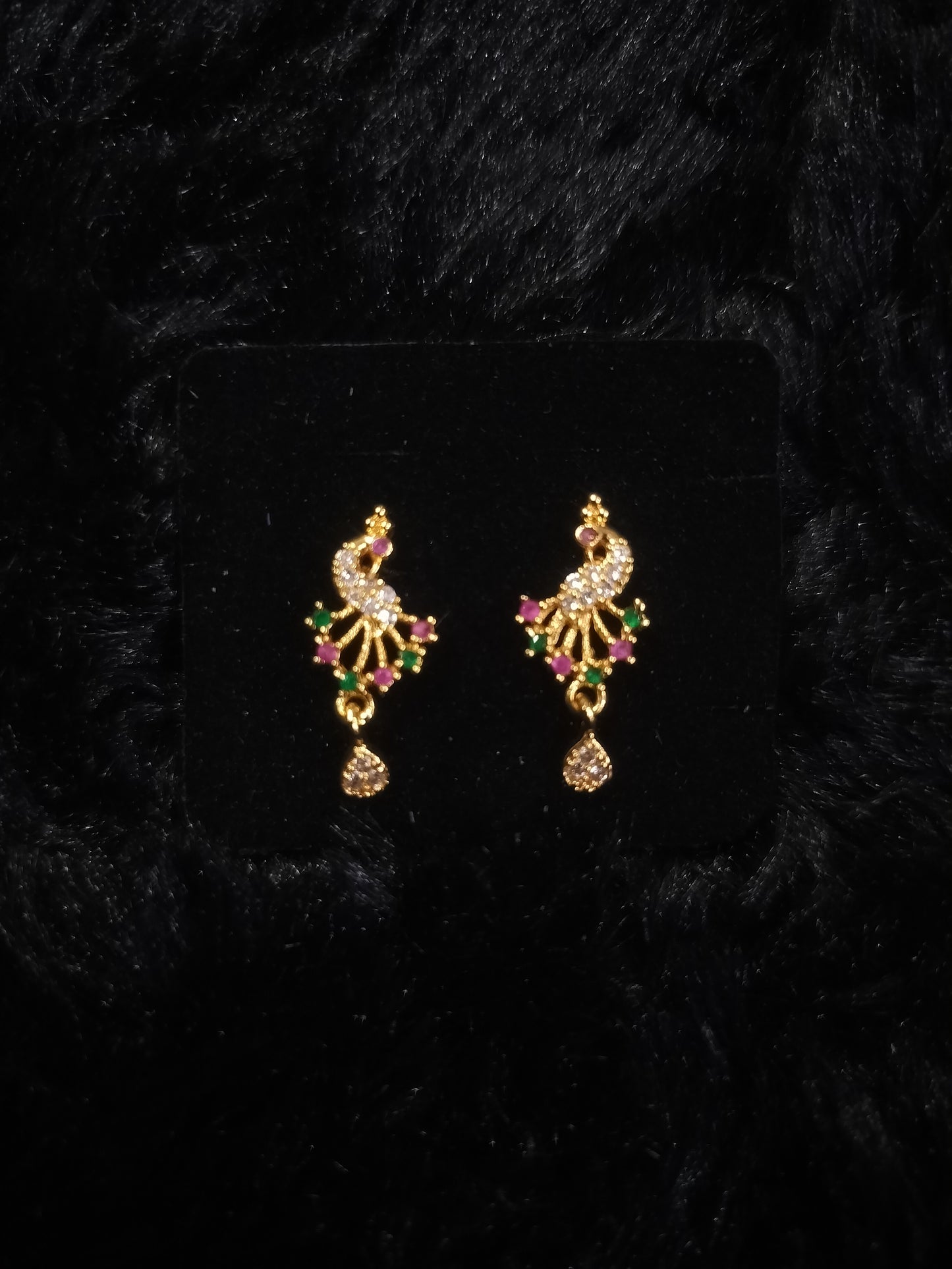 GOLD COVERING EARRING RUBY STONE