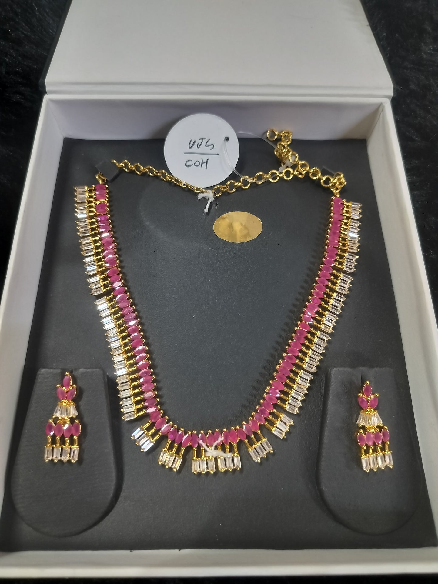 GOLD COVERING AD STONE NECK SET