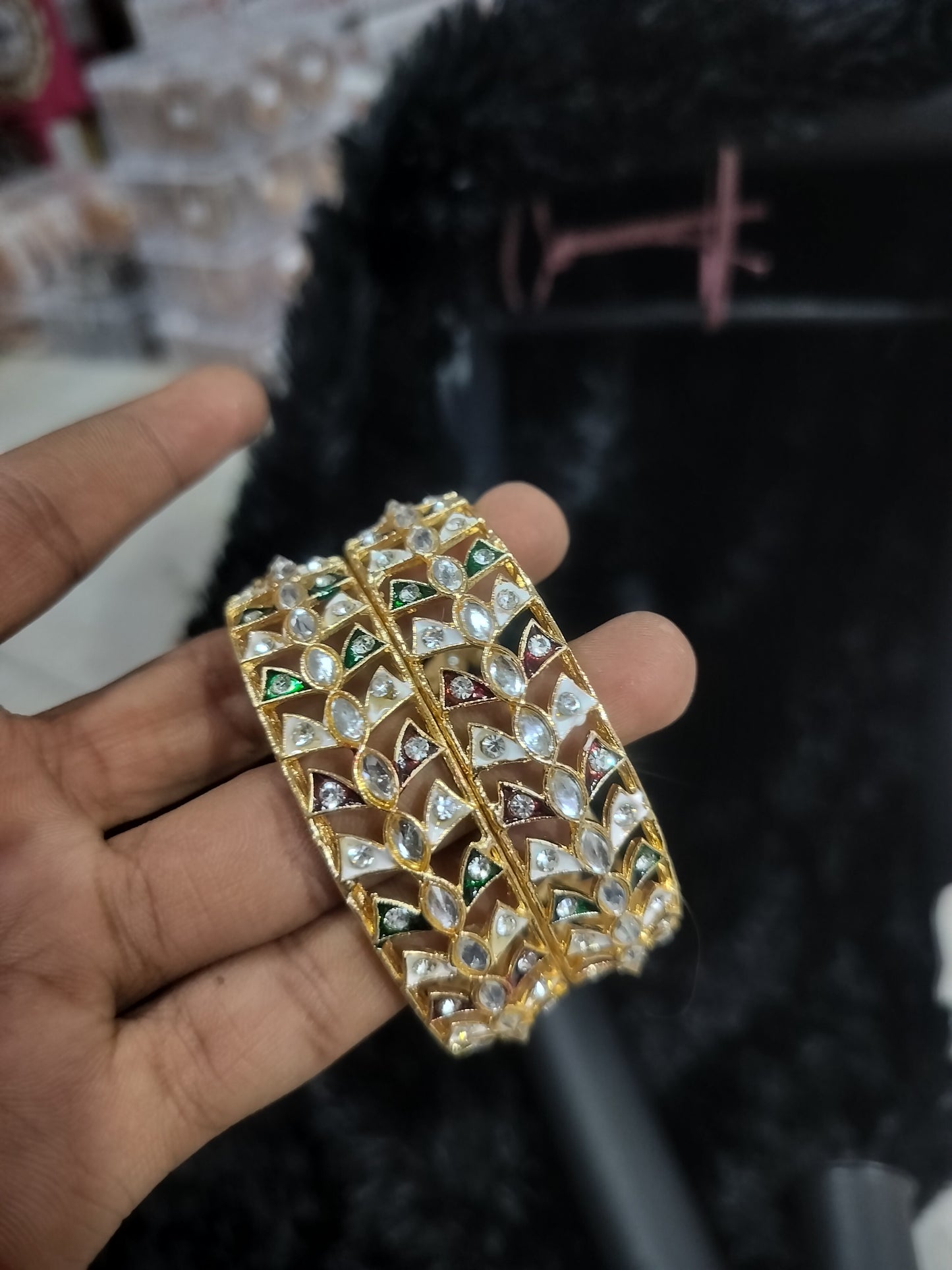 ANTIQUE LOOK STONE BANGLES