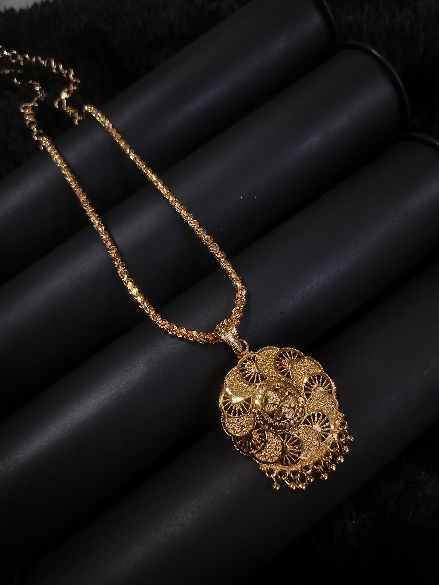 GOLD COVERING NECK SET