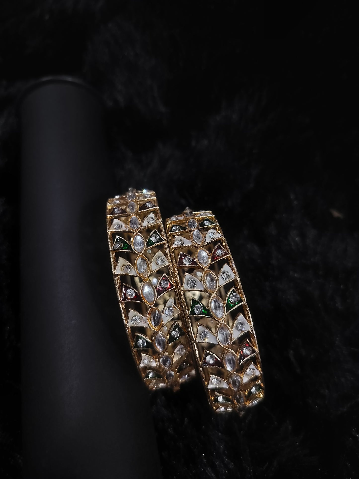 ANTIQUE LOOK STONE BANGLES