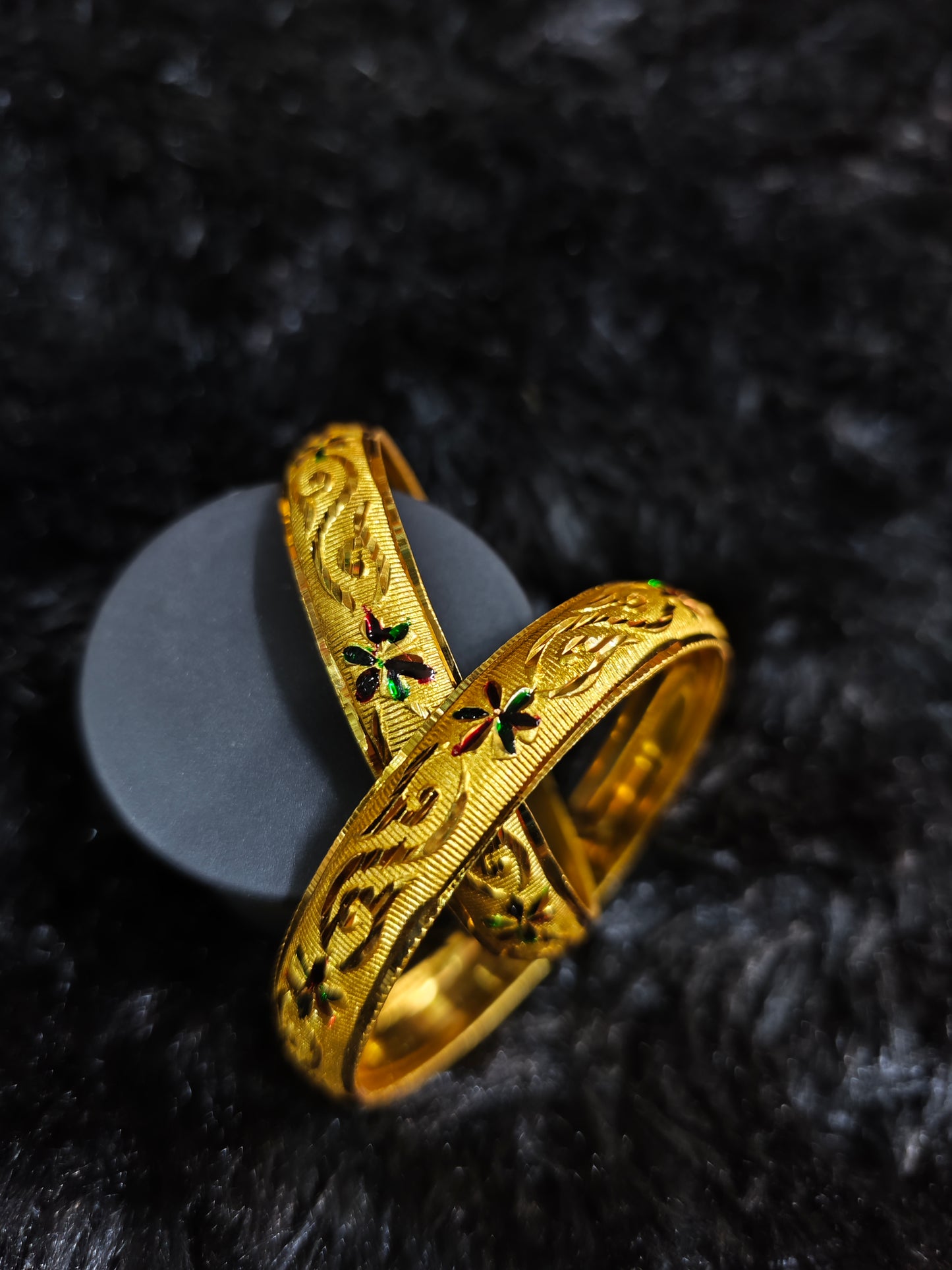 gold covering bangles 1900